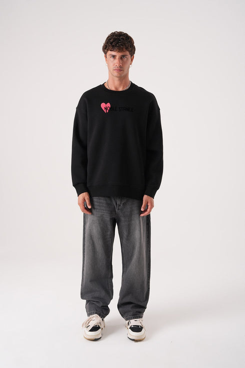 Noble Stance Oversized Sweatshirt: Artistic Heart & Dog Graphic