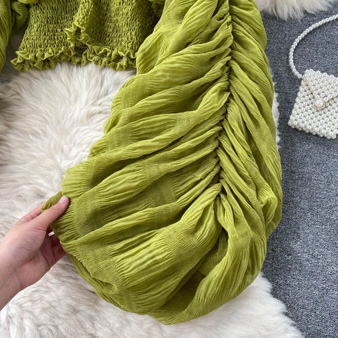 Short-Length Lightweight Pullover with Fold Detailing and Slim Fit Design for Ages 18–35 in Solid Polyester Fabric